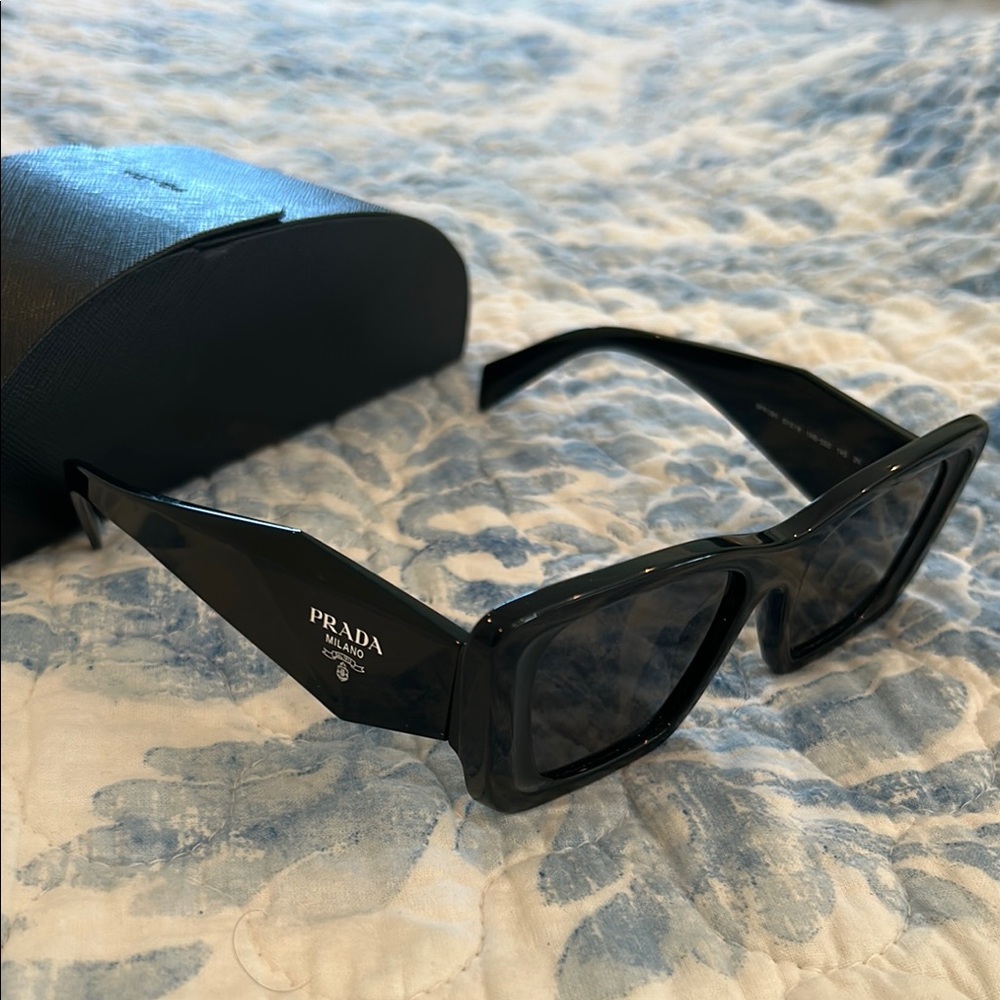 Prada Sunglasses 🕶️